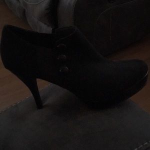 Ladies shoes